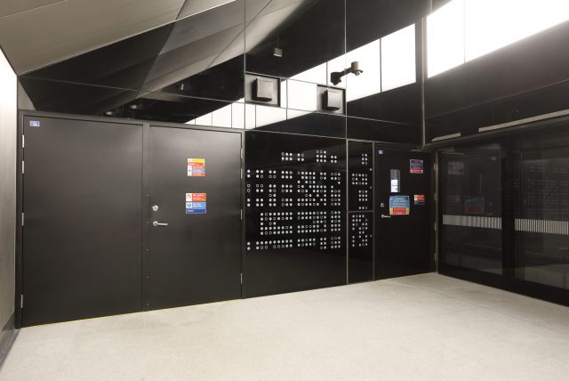 Booth doors Crossrail -34